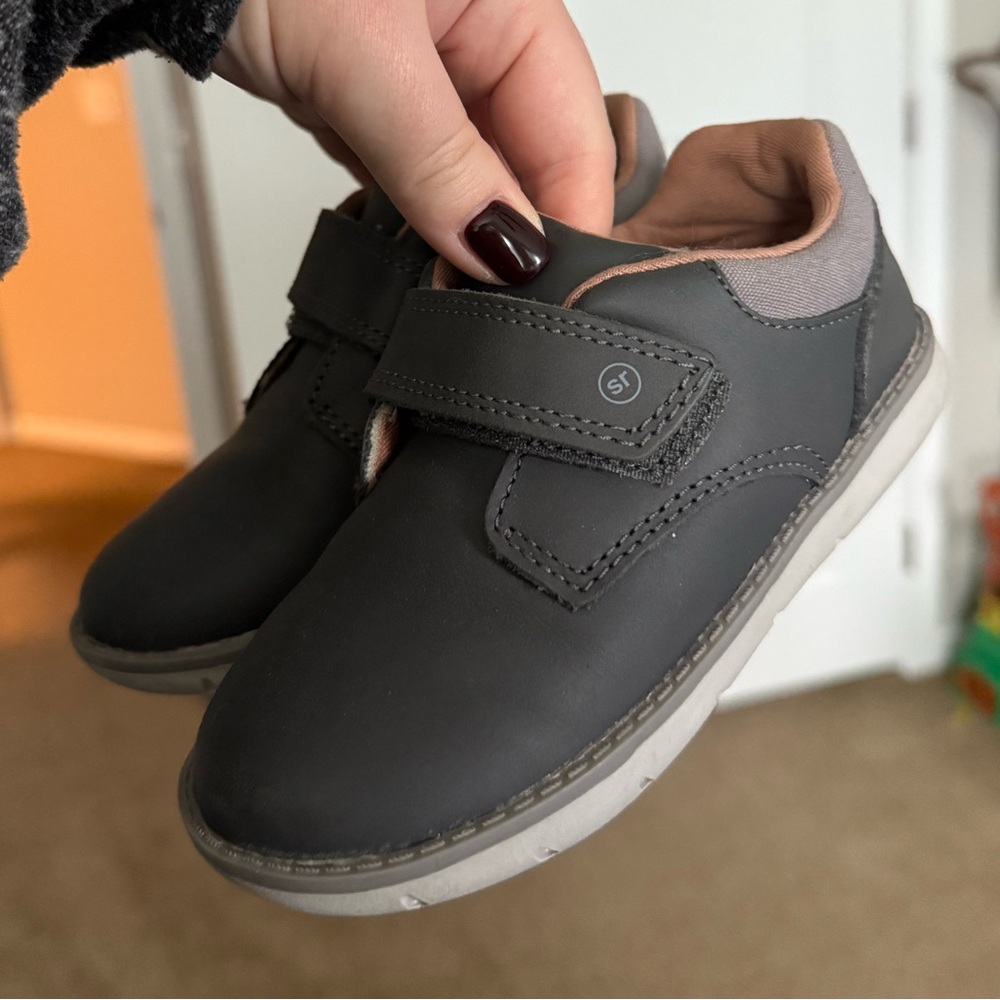 Stride Rite dress shoes Size: 9.5